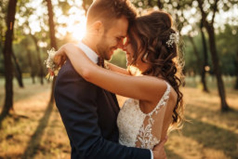 Organiser un mariage à petit budget : astuces et conseils pratiques